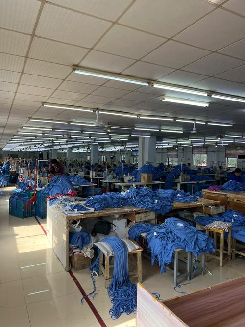 服裝工廠免費打版批量生產(chǎn)100件起做