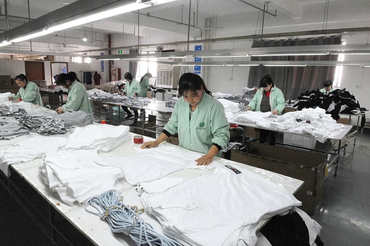 杭州某服裝廠員工離職被扣工資,認(rèn)為老板是故意刁難他,為了報復(fù)老板