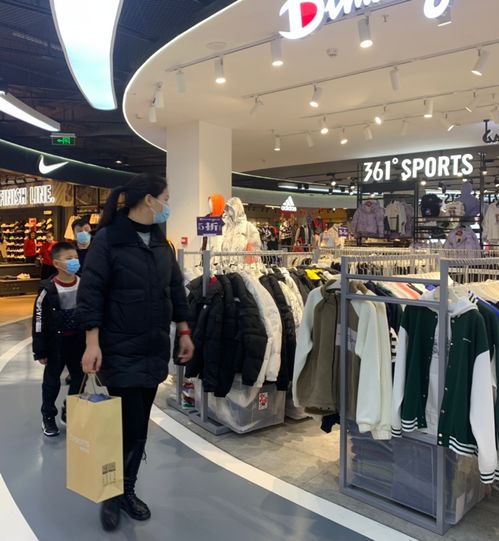 周口春節(jié)服裝市場銷售火爆，服裝輔料同步走俏